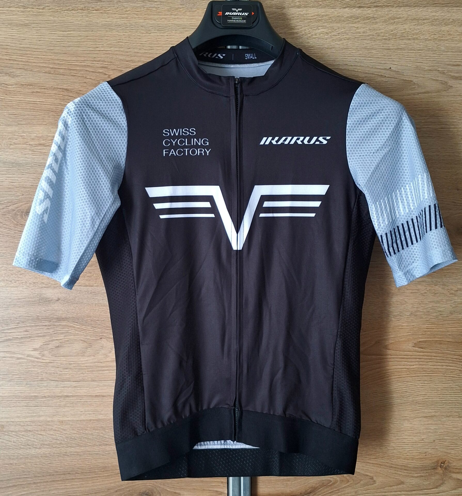 IKARUS-Aero-Trikot-schwarz